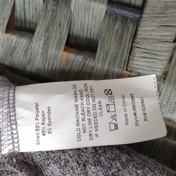 NWT Simple by Suzanne Betro Soft Sweater Blouse Tunic Criss Cross V Back - Picture 11 of 13